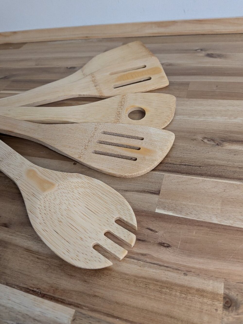 Wooden cookware set